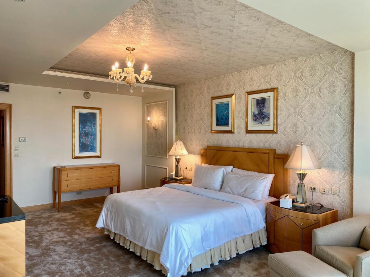 Chez Haytham At Four Seasons Nile Plaza Residential Suite Le Caire Extérieur photo
