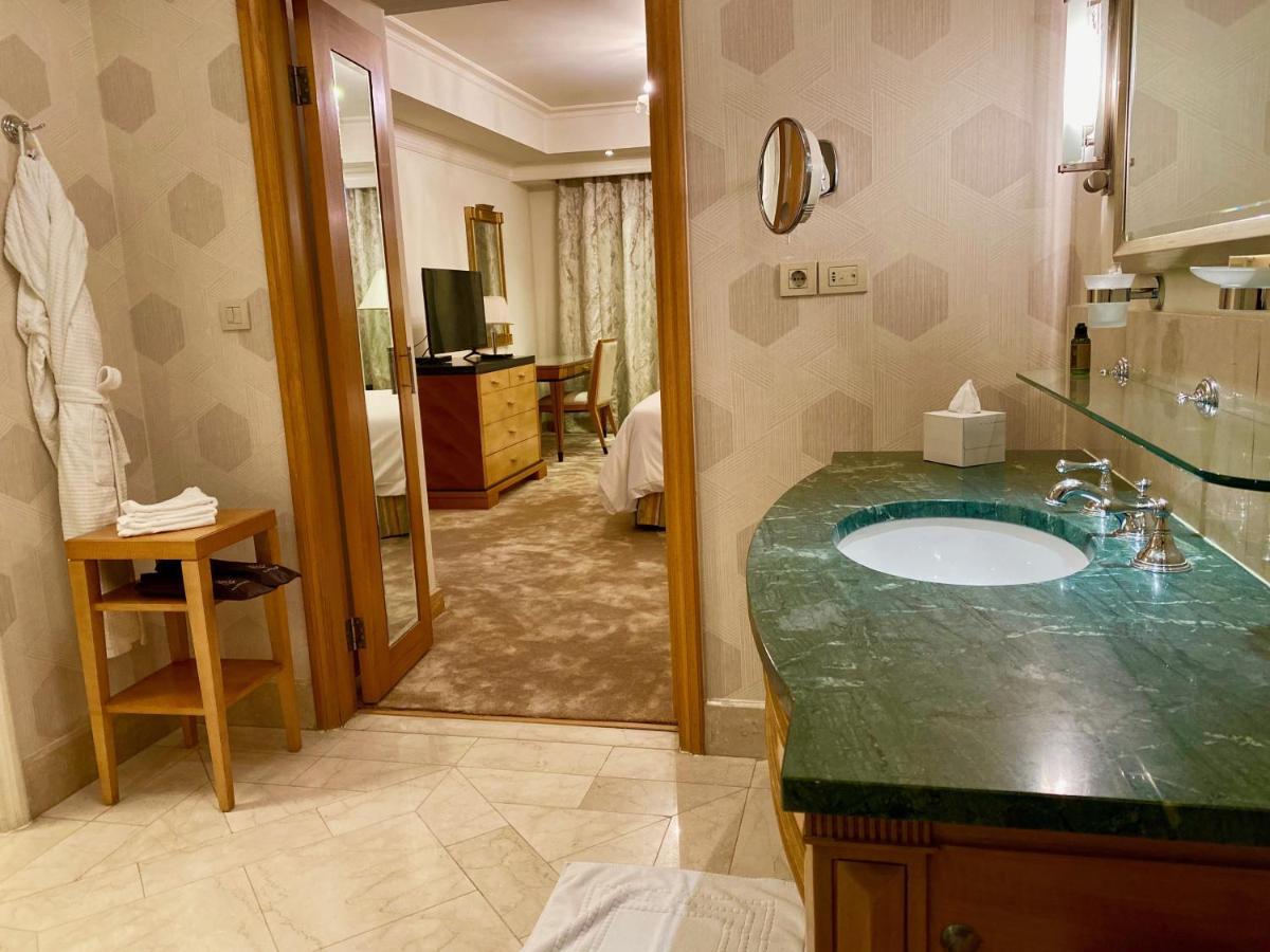 Chez Haytham At Four Seasons Nile Plaza Residential Suite Le Caire Extérieur photo